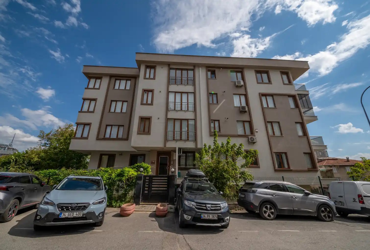 KOŞUYOLUNDA AYRILIK ÇEŞMESİ MARMARAYA YÜRÜME MESAFESİNDE  2+1 EŞYALI KİRALIK
