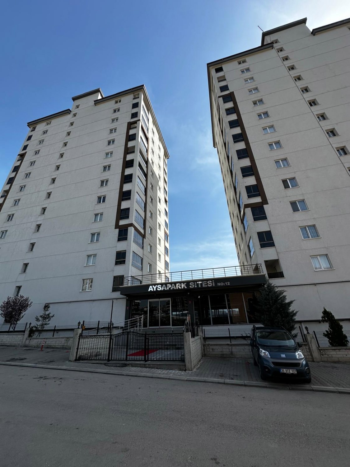 ÖNDER'DE SATILIK SITE IÇERISINDE 3+1 DAIRE