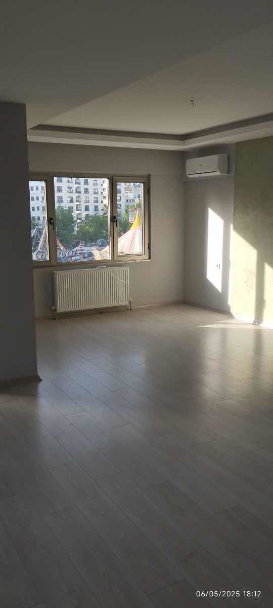BOSTANCI MINIBÜS CAD. VE MARMARAYA YAKIN KONUMDA SITE IÇI GENIŞ 3+1