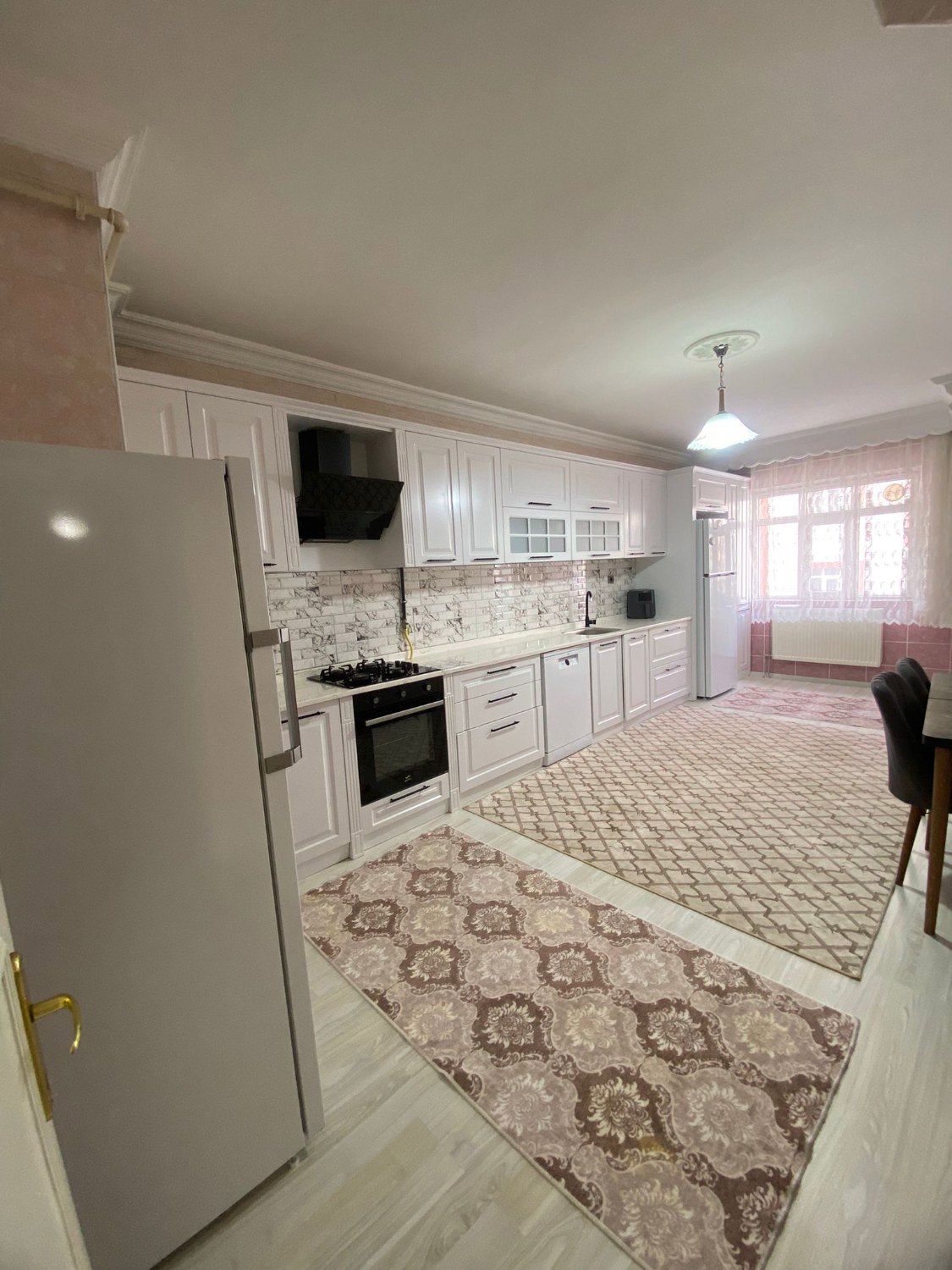 REMAX ARTIS'DEN A.GAZI'DE SATILIK 3+1 DAIRE