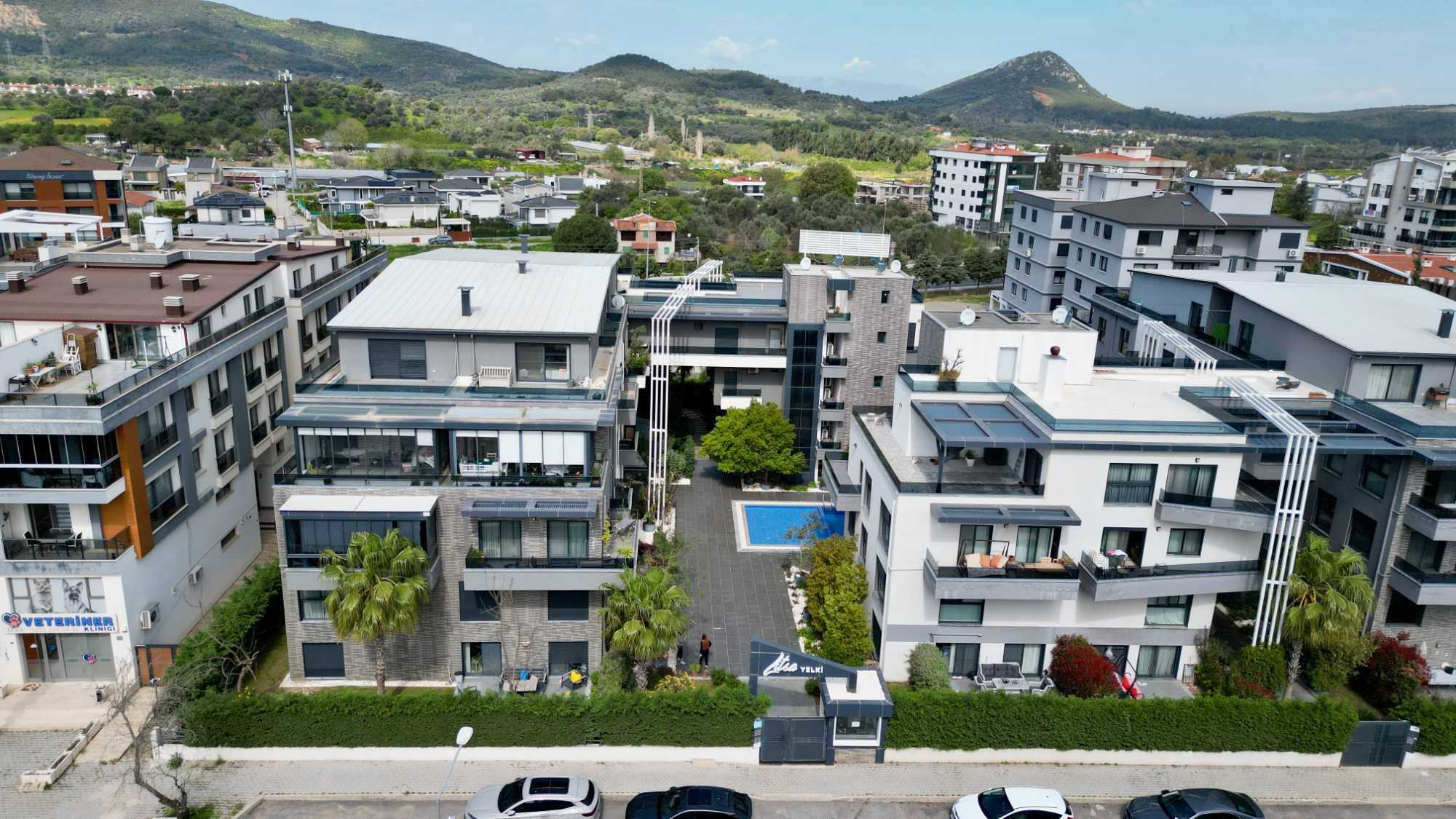 GÜZELBAHÇE YELKI LITSA SITESINDE SATILIK 3+1 DAİRE