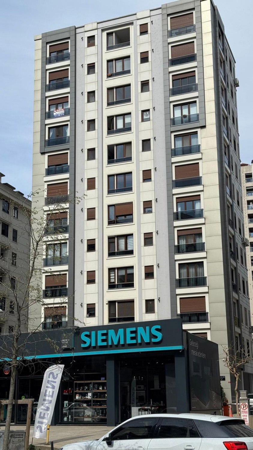 MİNİBÜS CADDESİ ÜZERİNDE 3+1 DEMİRLİ GÜÇ YAPIMI SATILIK DAİRE
