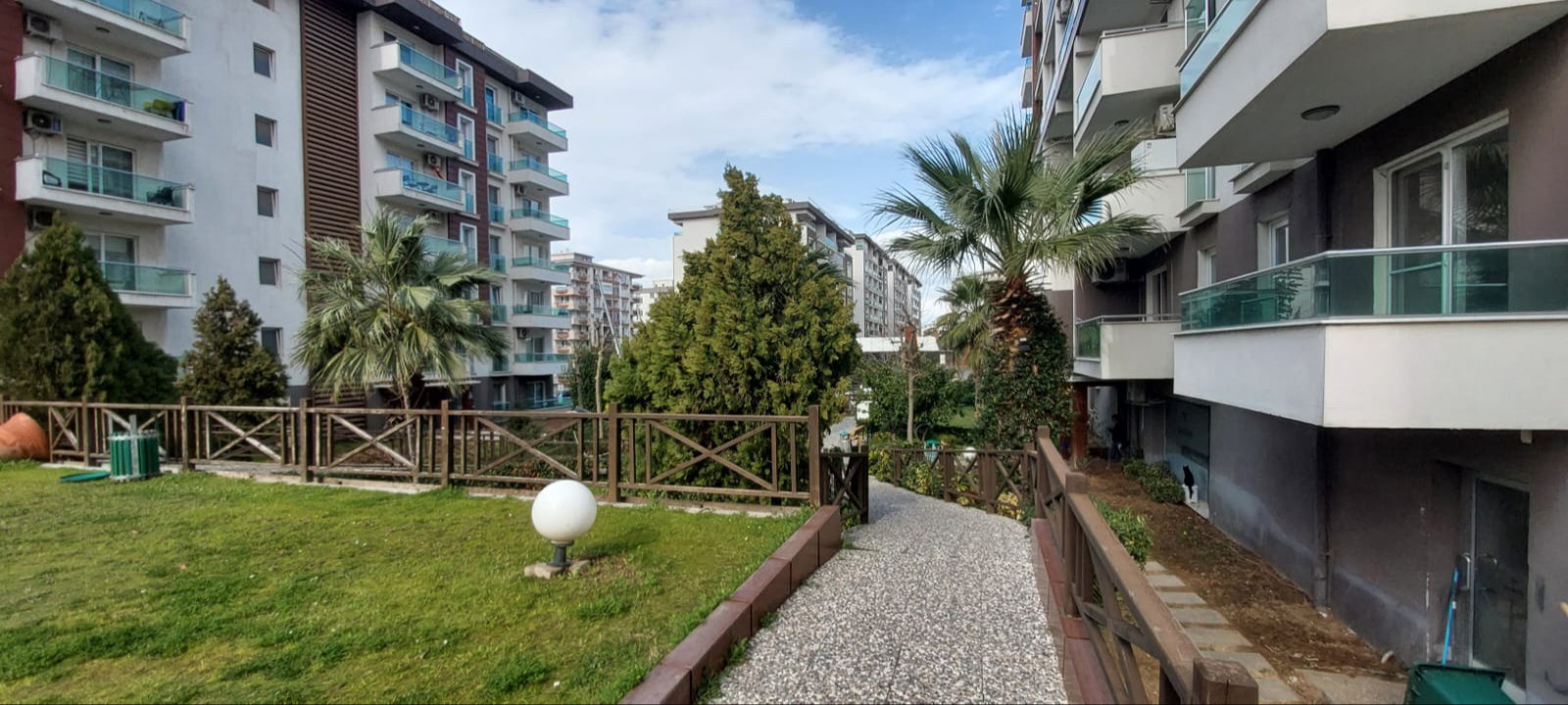 ALİAĞA SN PARK SİTESİNDE 1+1 KİRALIK HAVUZLU, KAPALI OTOPARKLI, MODERN DAİRE