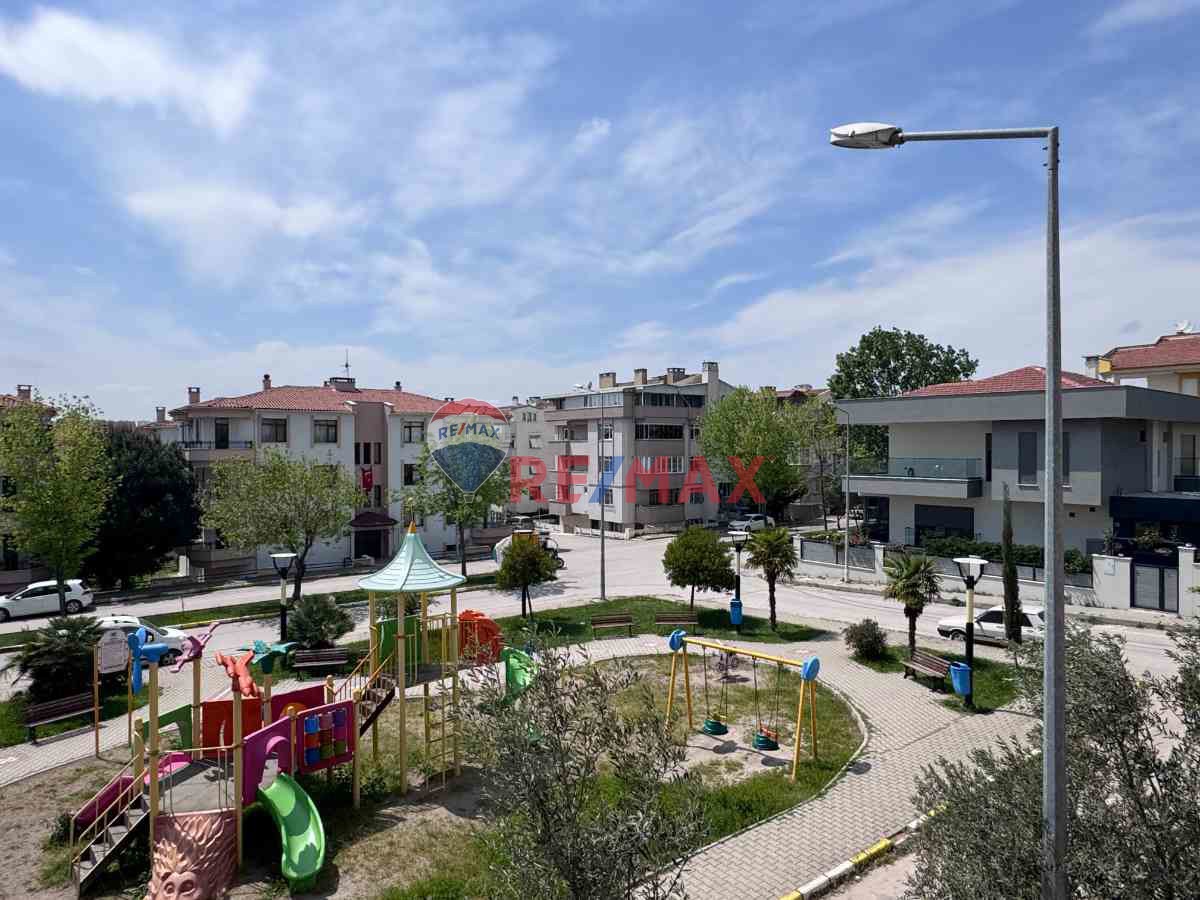 EŞYALI BAHÇELIEVLER MAH. KIRALIK 3+1 110 M2 DAIRE