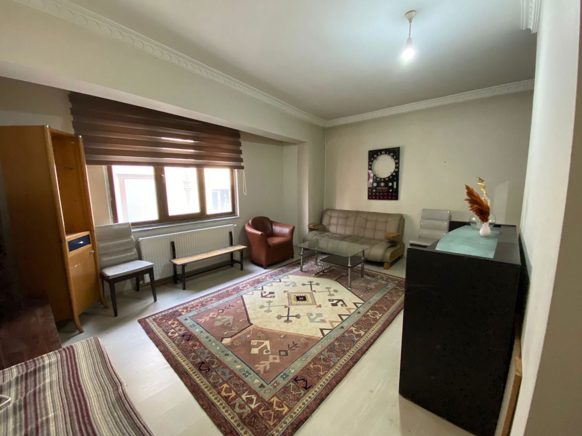 REMAX ARTIS'DEN ŞEHIR MERKEZINDE EŞYALI KIRALIK 1+1 DAIRE