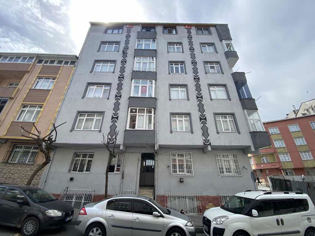 METROYA KOMŞU SATILIK 2+1 İÇİ YENİLENMİŞ ARA KAT DAİRE