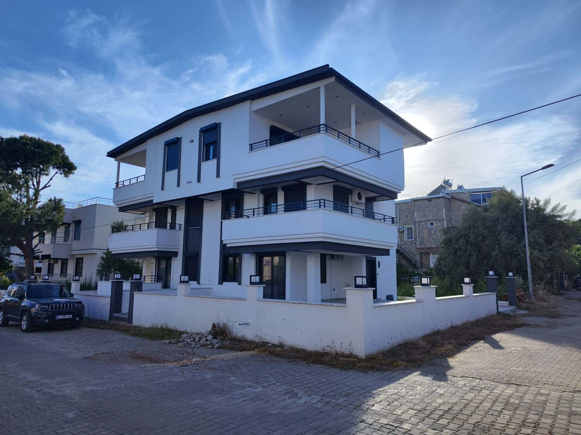 ALTINKUM YEŞİLKENT'TE DENIZE 100 M MESAFEDE MÜSTAKIL HAVUZLU TRIPLEX VILLA