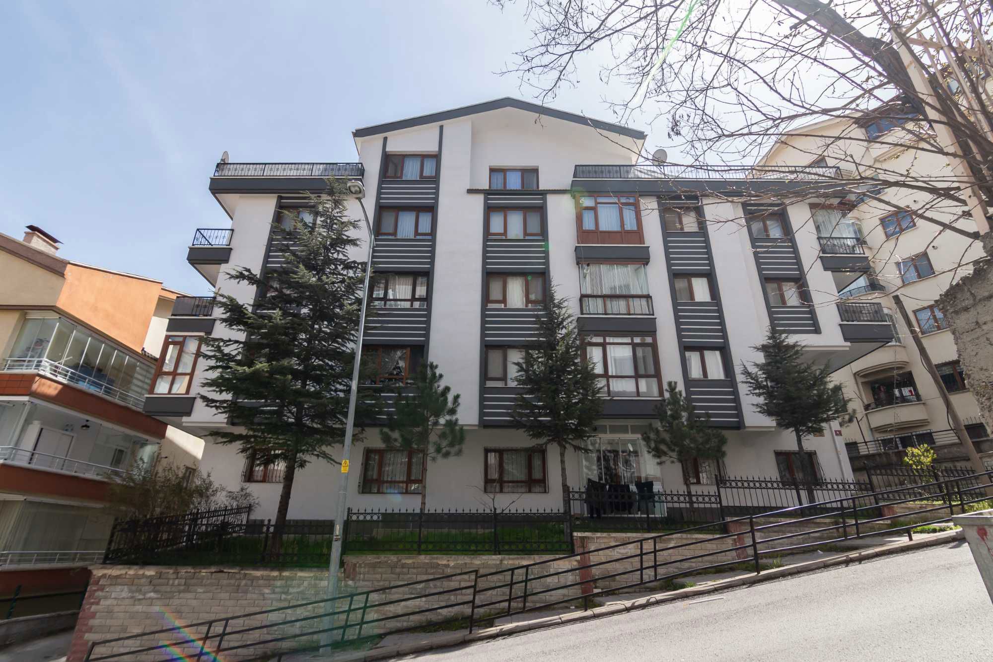 MAMAK ŞAFAKTEPEDE AILE SAĞLIK MERKEZI DIBINDE 5+1 SAUNA ODALI DUBLEX DAIRE