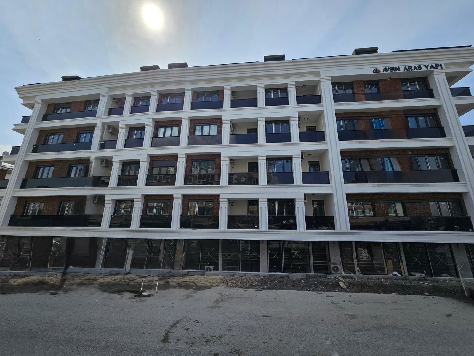 KÜÇÜKYALI MEKTEP CD.'DE YENI 34M2 BAHÇE TERASLI 2+1 SATILIK DAIRE