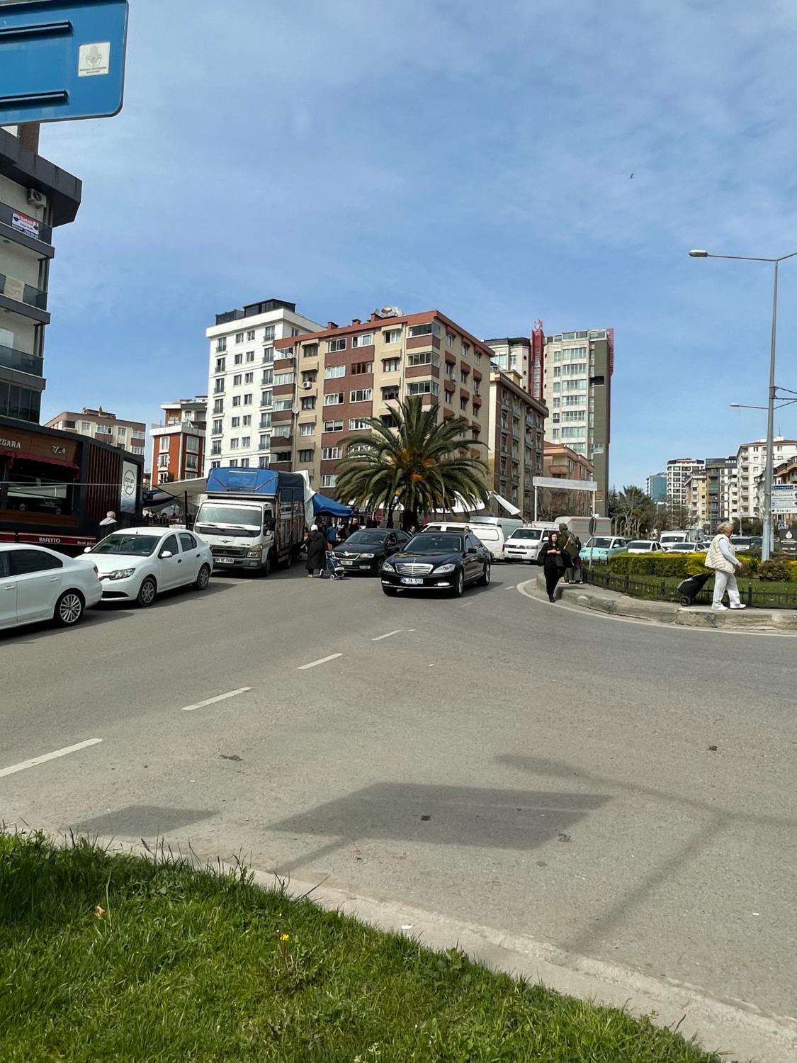 ATALAR ÇANAKKALE CAD. ÜSTÜNDE HARİKA KONUMDA SATILIK 2+1 DAİRE