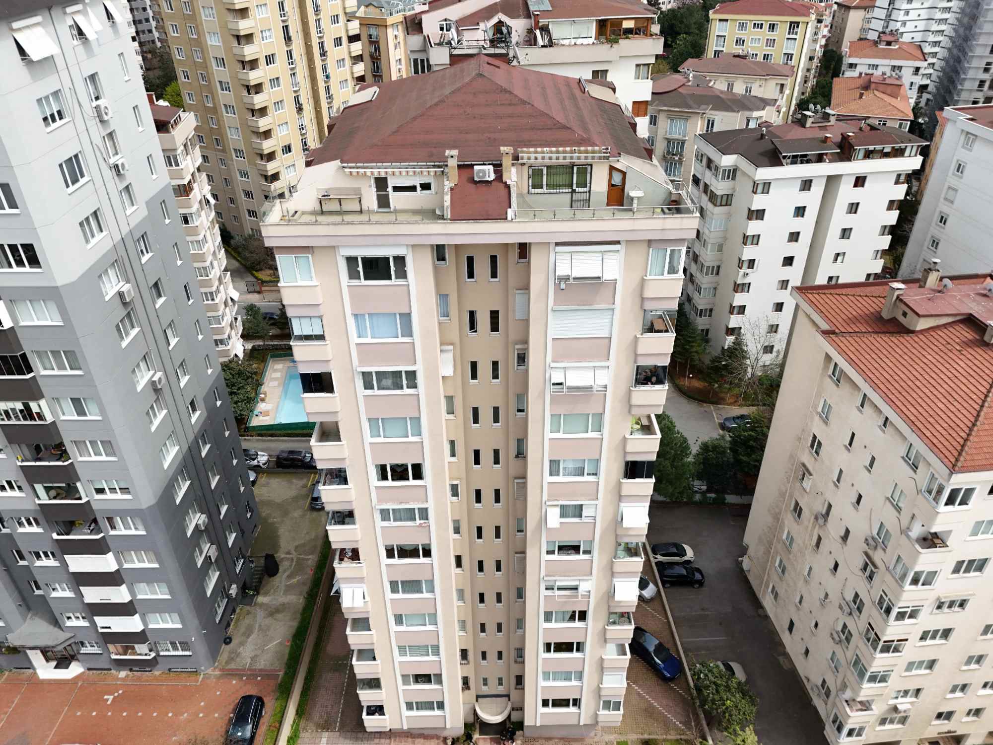 EMSALSIZ DENIZ VE ADALAR MANZARALI  BOSTANCI KÖPRÜSÜNE YAKIN 7+1 SATILIK DAIRE