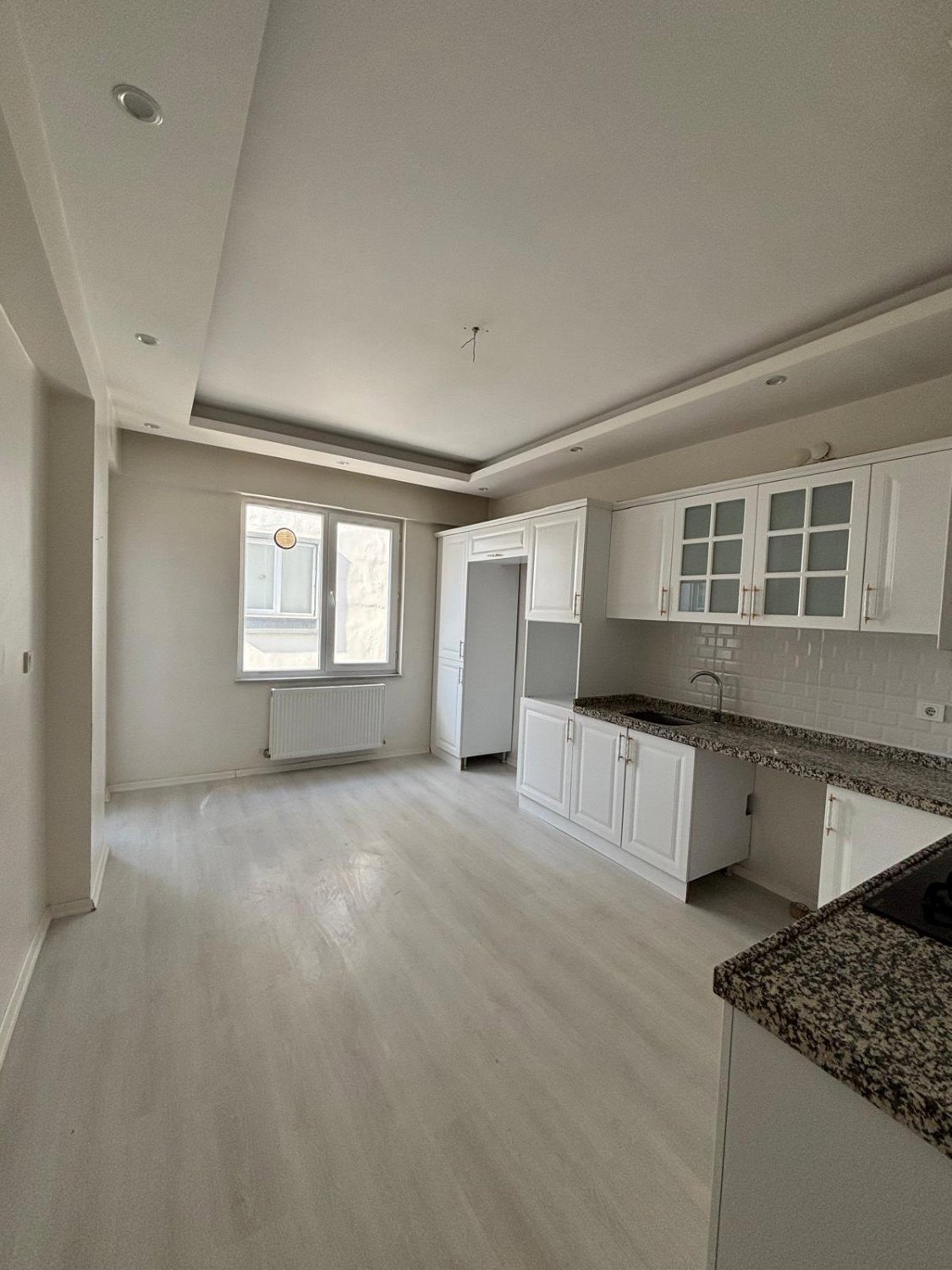 REMAX ARTIS'DEN A.GAZI'DE SATILIK 3+1 DAIRE