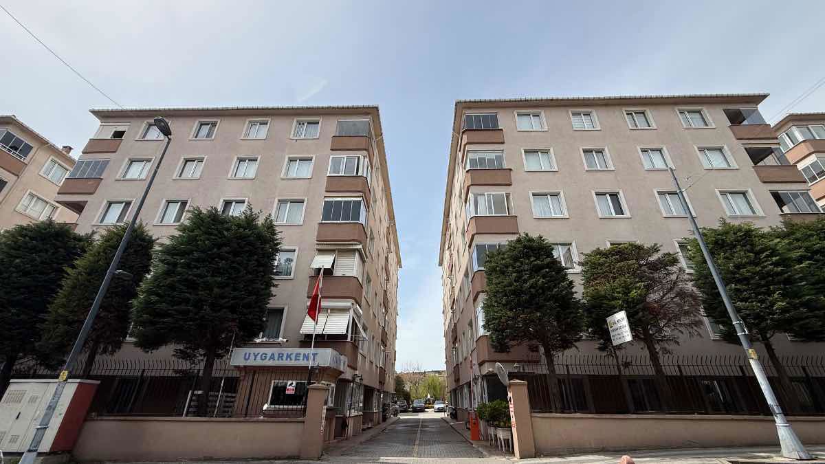 ÜSKÜDAR BULGURLU UYGARKENT SİTESİNDE MASRAFSIZ KİRALIK 3+1 DAİRE