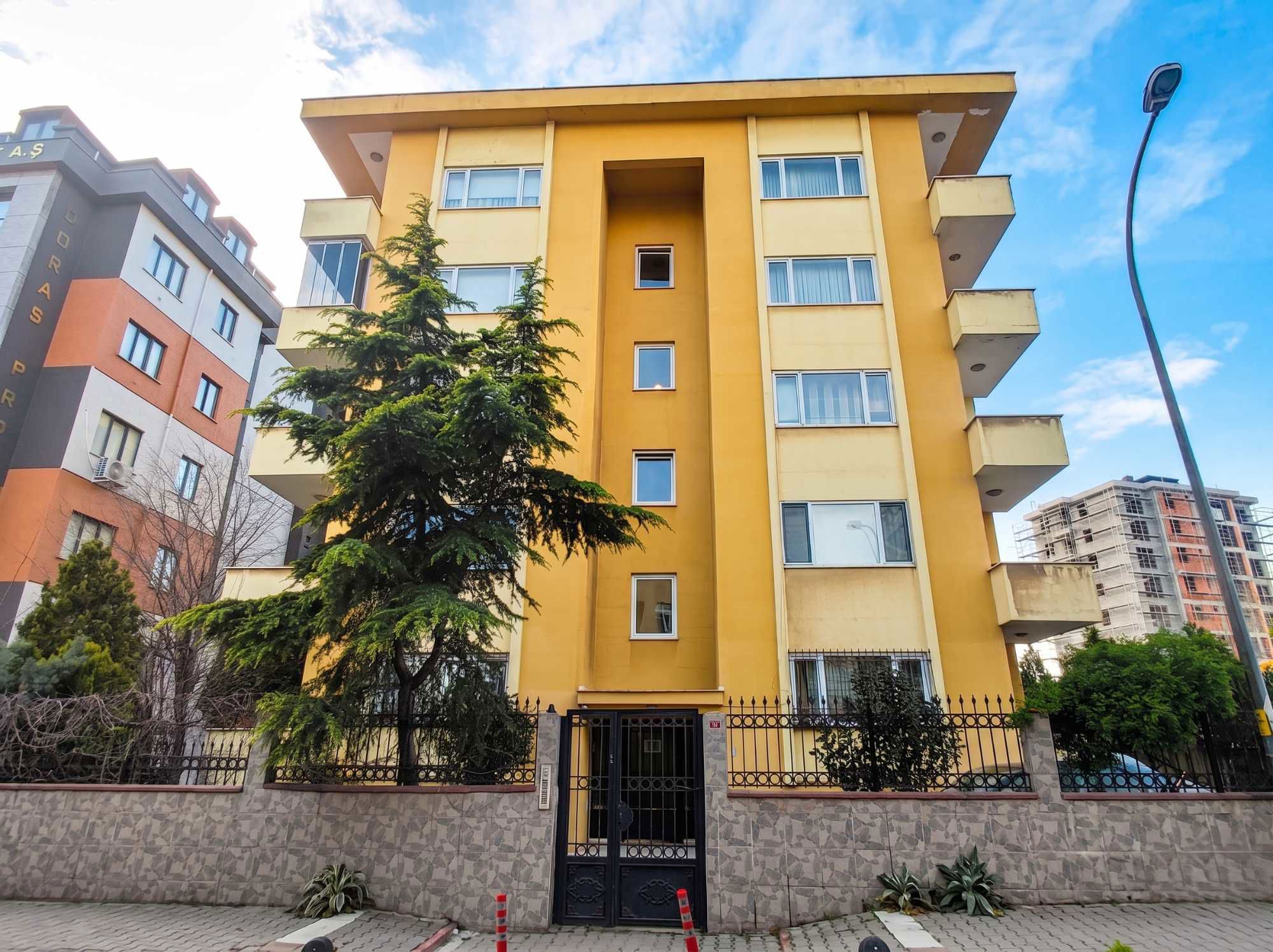 BAĞLARBAŞI’NDA KAT MÜLKİYETLİ 95M2 ARSA PAYLI, 3+1 SATILIK DAİRE