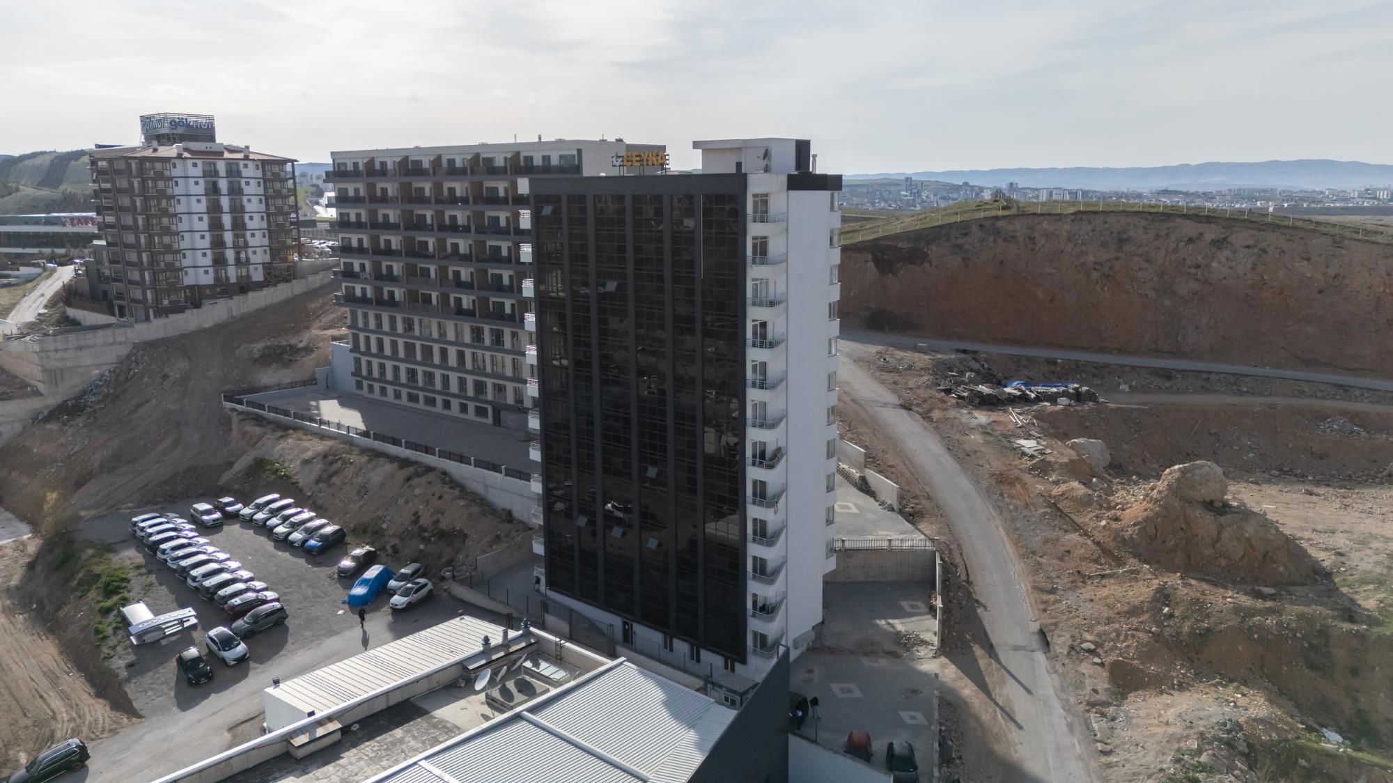 ESKIŞEHIR YOLUNA CEPHE CEYKA PLAZA'DA YENI KIRALIK 1+1
