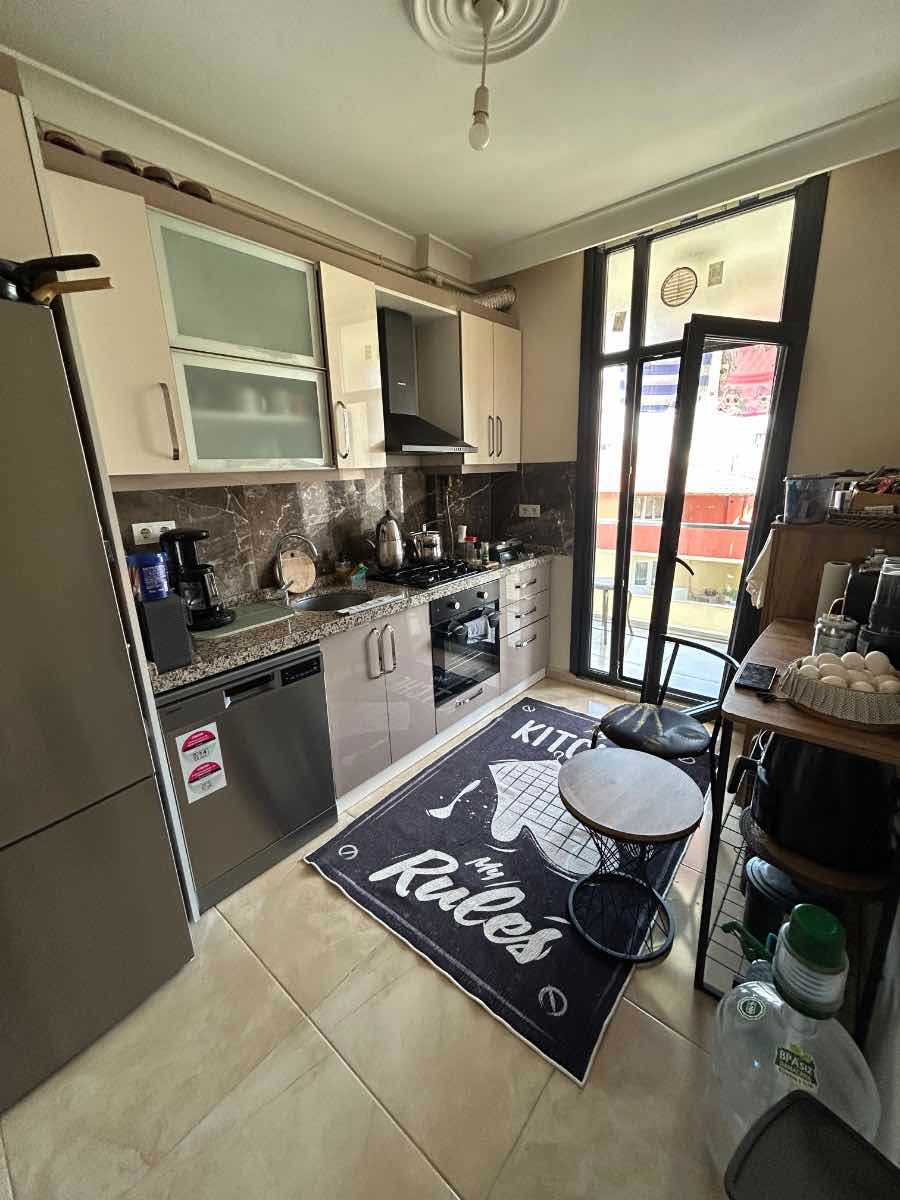 PENDIK GÜLLÜBAĞLARDA MERKEZI LOKASYONDA EBEVENY BANYOLU SATILIK 3+1 ARAKAT DAIRE