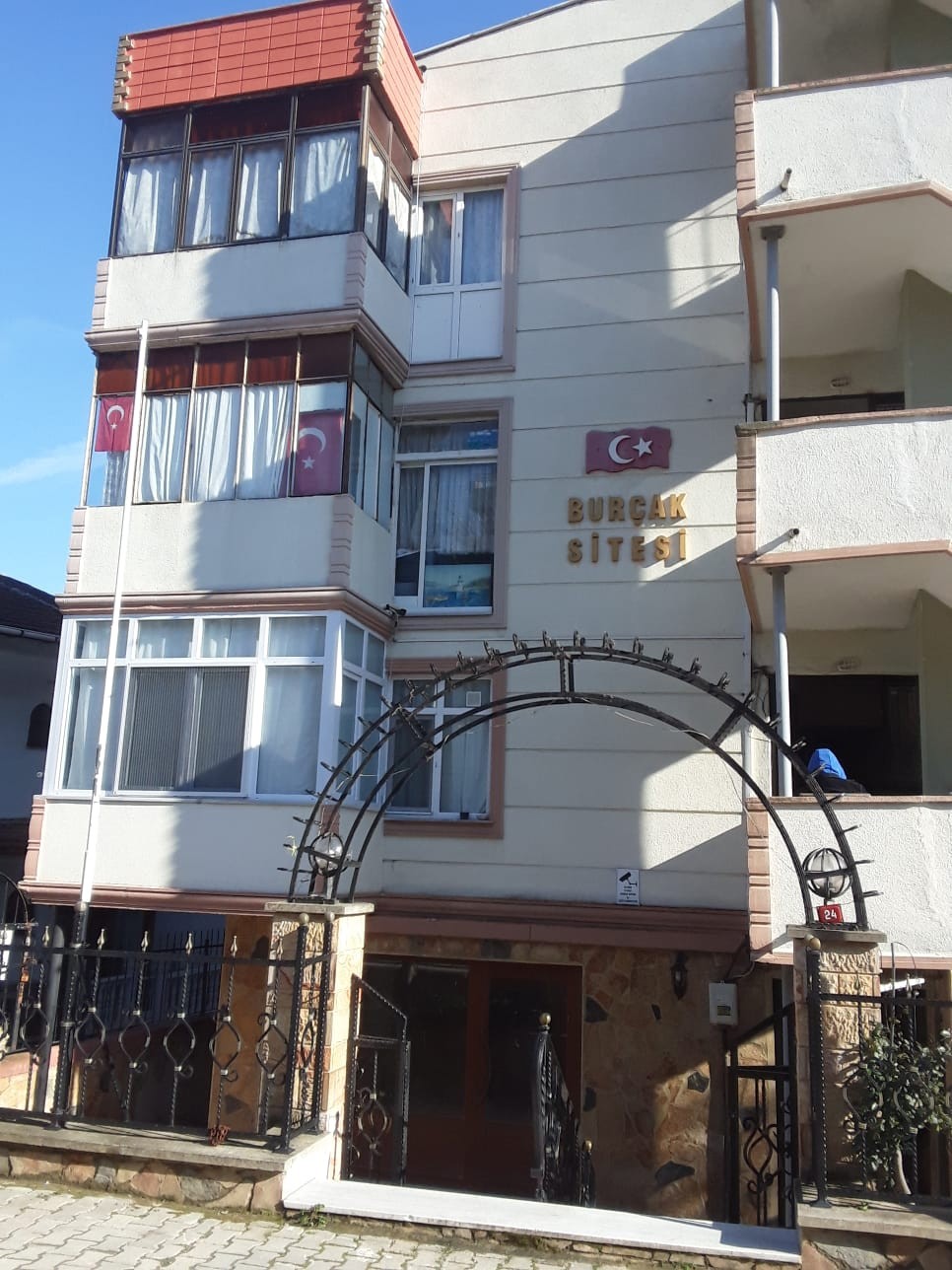 SİLİVRİ GÜMÜŞYAKA SİTEDE 1+0 SATILIK DAİRE