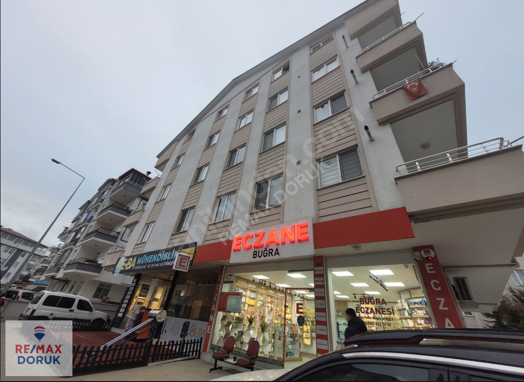 ŞEHİR MERKEZİNDE RESMİ KURUMLARA YÜRÜME MESAFESİNDE 3+1