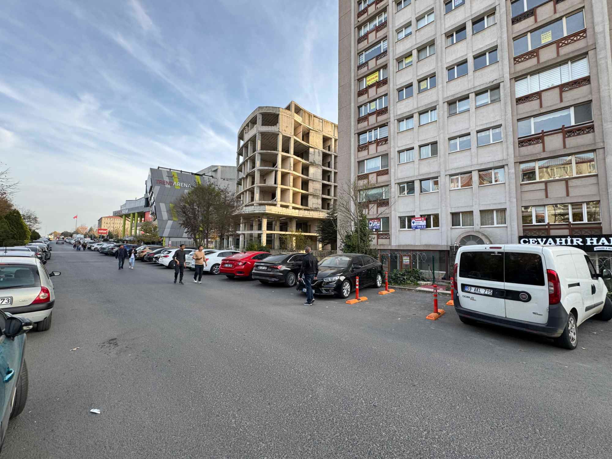 ALİPAŞA MAHALLESİ AVM YE ADIM MESAFESİNDE DAİRE