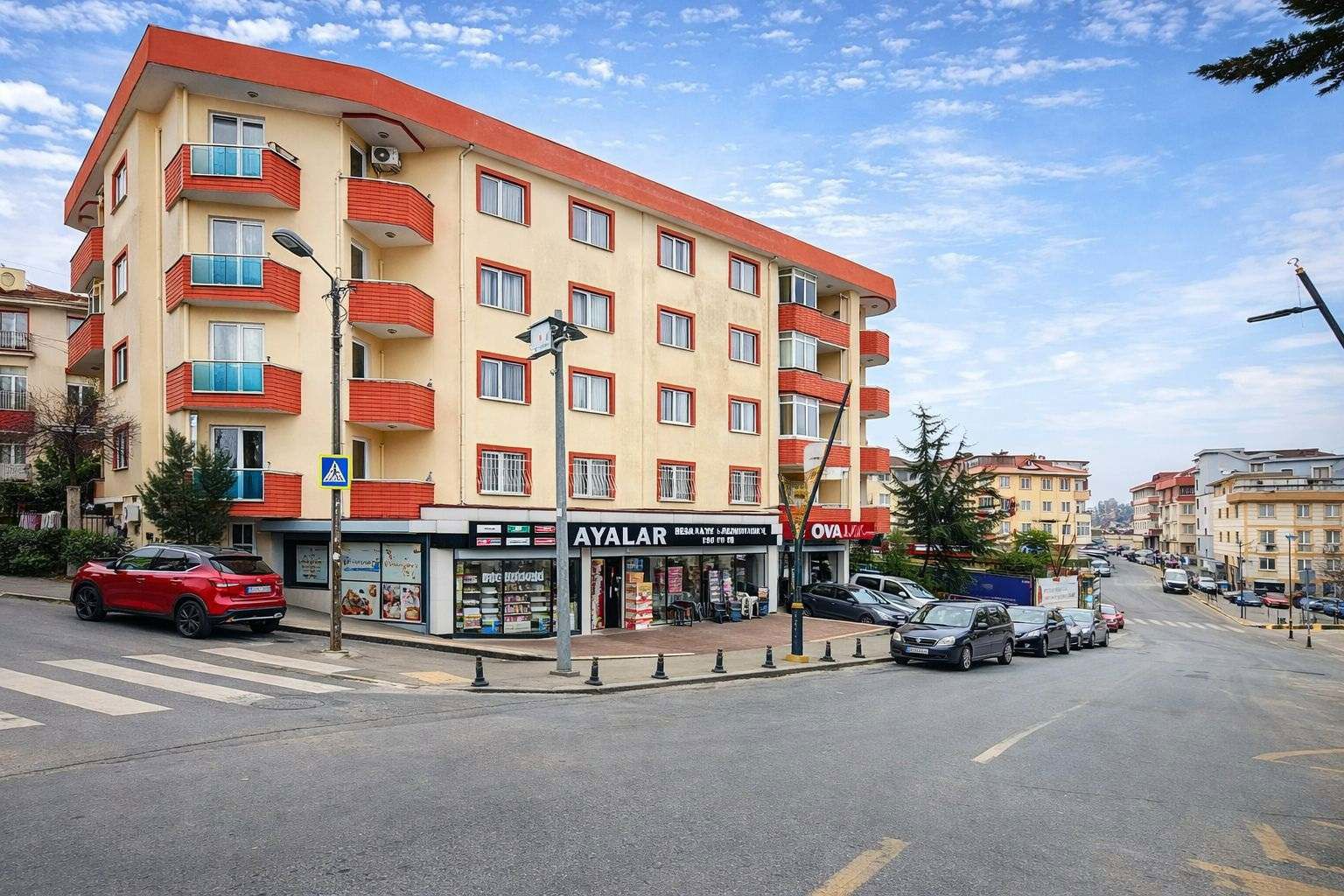 PENDIK GÜZELYALI VATAN CADDESINDE, GENIŞ 2+1