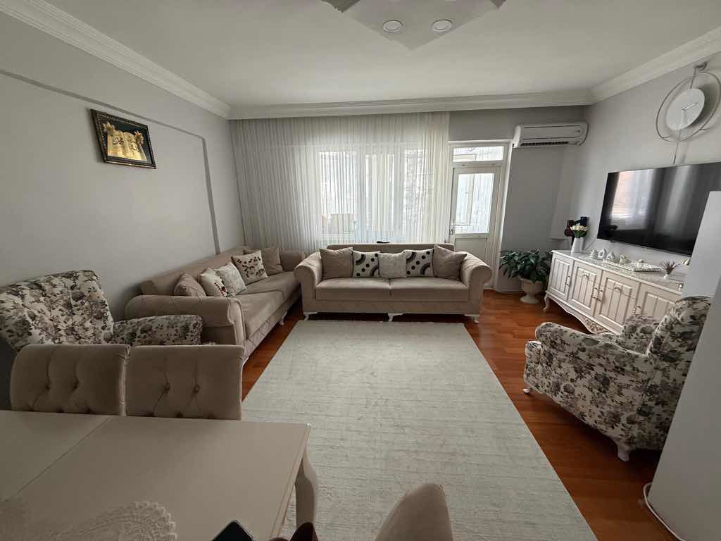 KAĞITHANE HAMIDIYE MH SERAKENT SİTESİNDE BÜYÜK TİP 2+1 SATILIK DAİRE