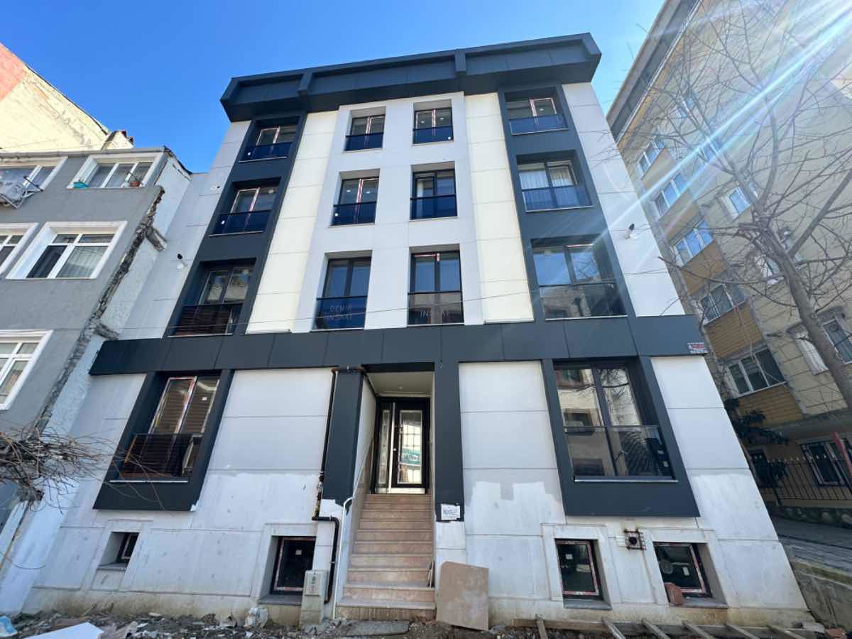 REMAXTIME'DAN M7 METROYA YAKIN SIFIR BİNADA BAHÇE KATI 1+1