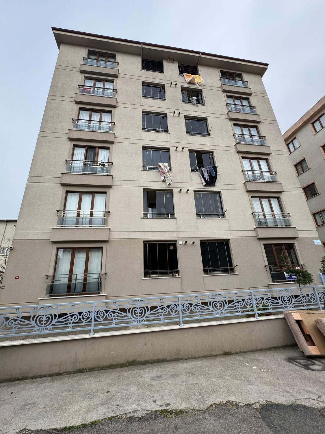 PENDIK FATIH MAHALLESI 2+1 SATILIIK DAIRE