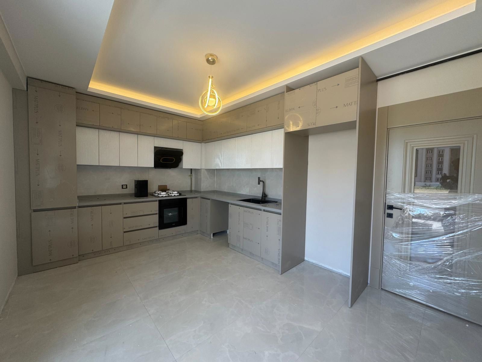 REMAX ARTIS'TEN ŞÜKRÜPAŞA'DA SATILIK 3+1 LÜKS DAIRE