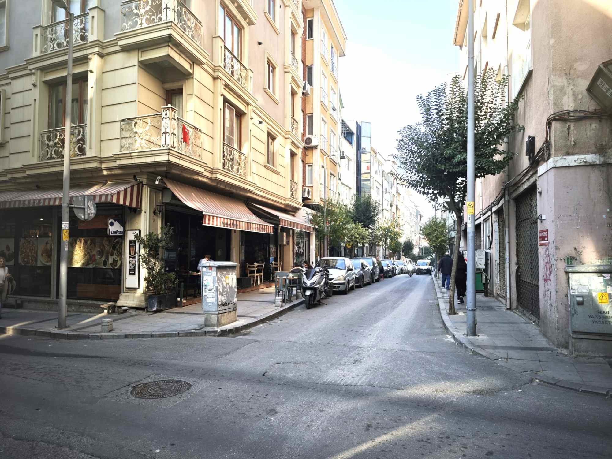ŞIŞLI HANIMEFENDI SOKAK'TA ARAKAT, GÜNEŞ ALAN 2+1 KIRALIK DAIRE