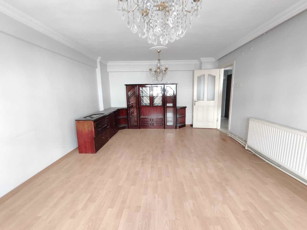 BORNOVA KÜÇÜKPARK YAKINI 3+1 SATILIK DAIRE