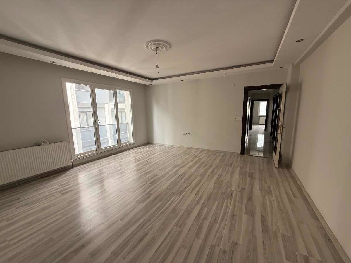 KÜÇÜKÇEKMECE FATİH MAHALLESİ SATILIK 3+1 DAİRE