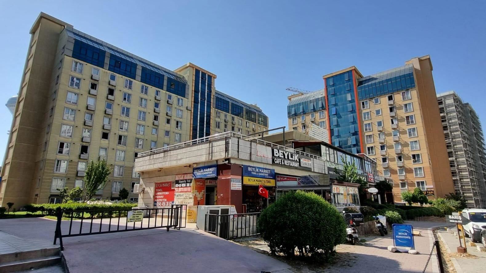 BEYLİKDÜZÜ METROBÜS DURAĞINDA BAHÇE KULLANIMLI EŞYALI KİRALIK 1+1 DAİRE REMAX KAYA