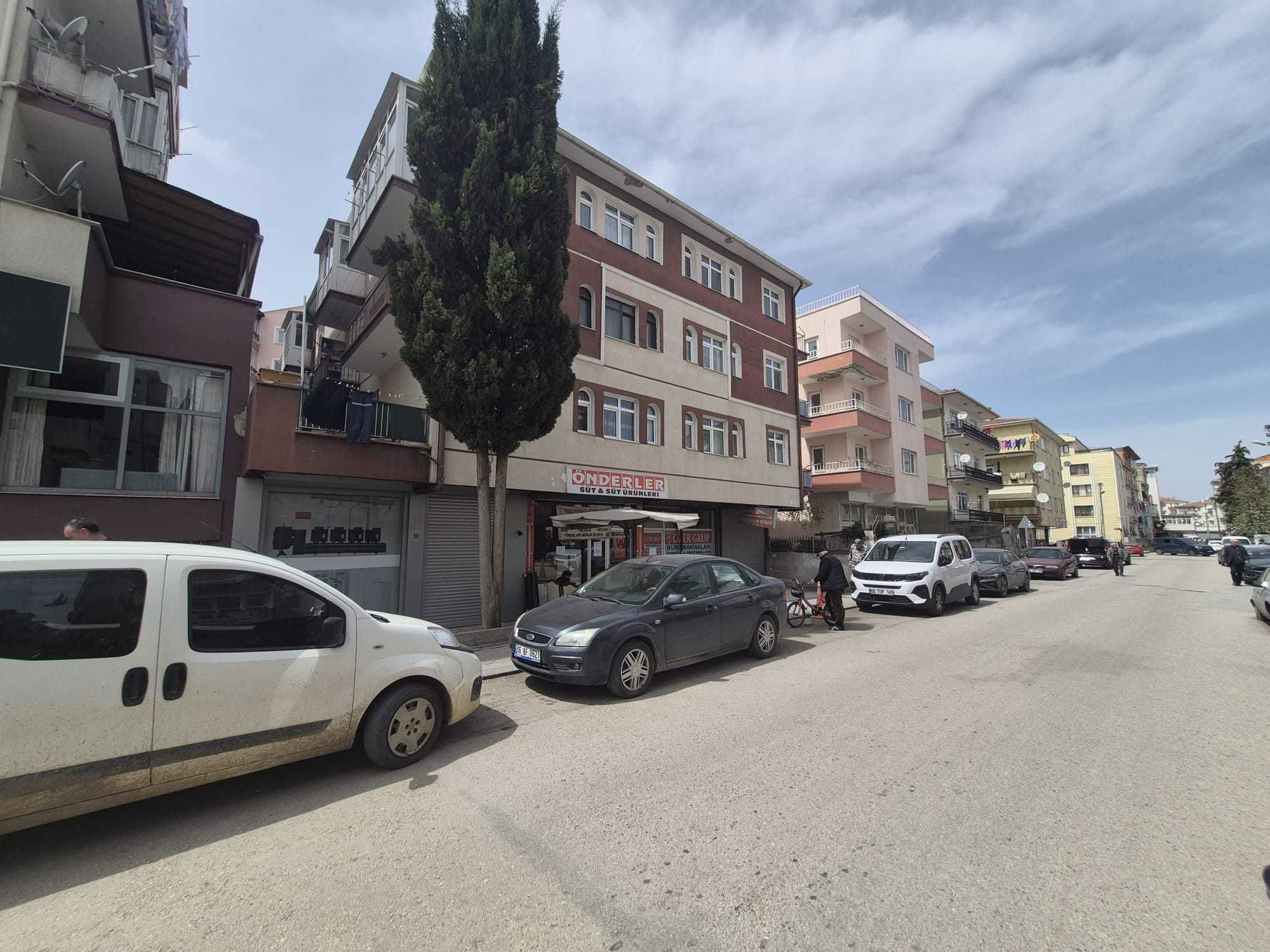 SİNCAN MERKEZ İSTASYON MAHALLESİNDE HARİKA KONUMDA SATILIK 3+1 DAİRE