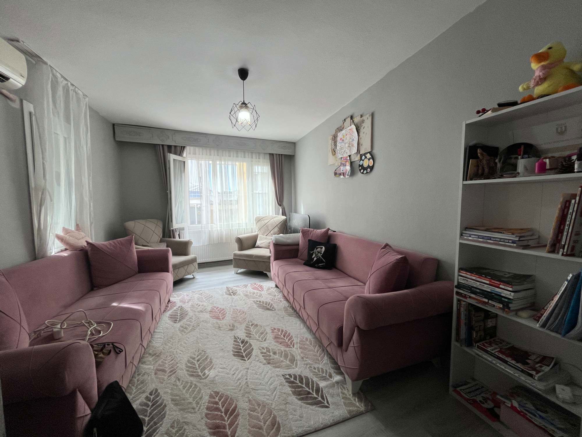 İNÖNÜ CADDESİNE YÜRÜME MESAFESİNDE KONAK ÜÇYOL SATILIK DAİRE