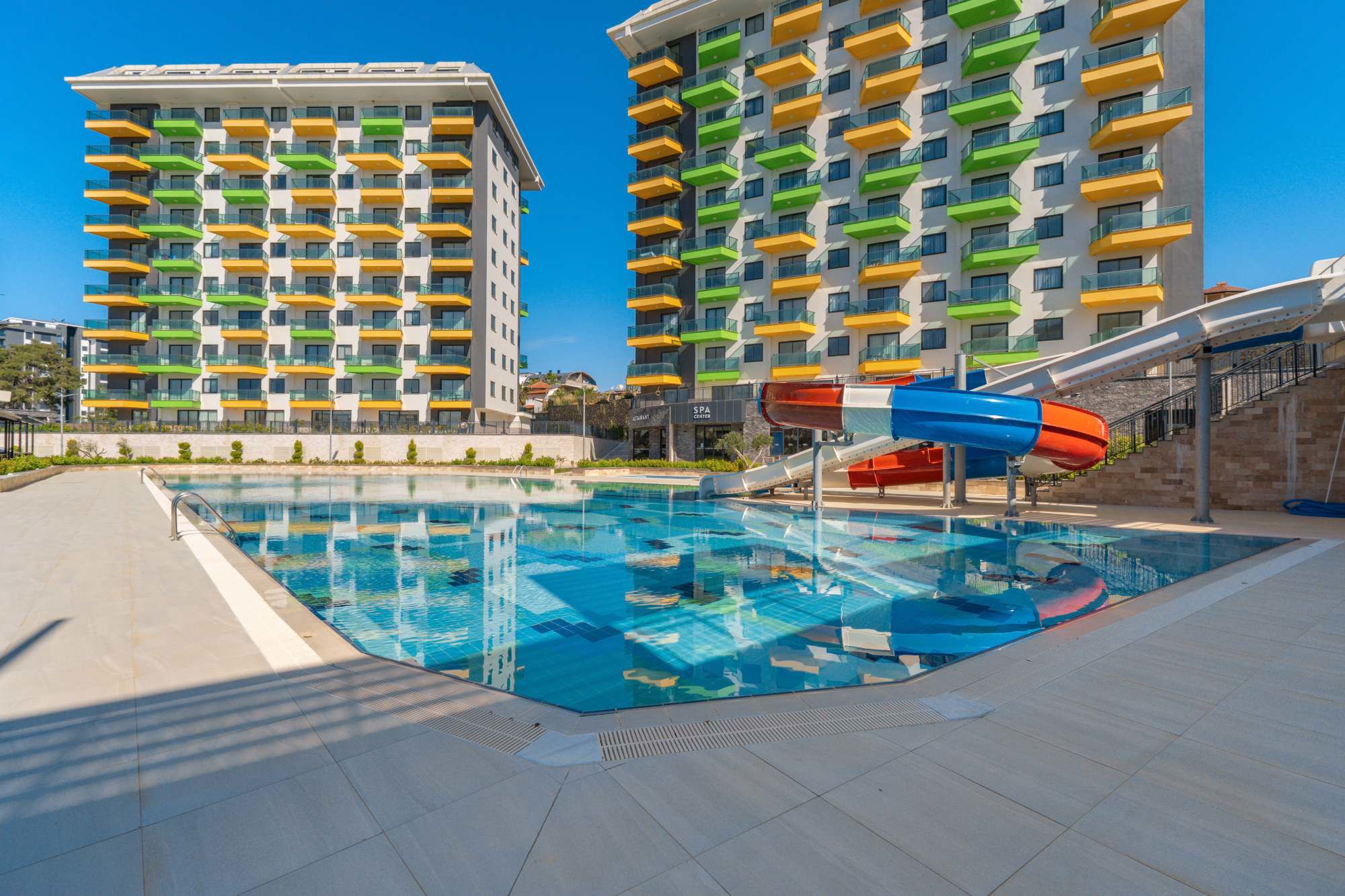 AVSALLARDA KONAK GREEN TOWERS'TA SATILIK DENIZ MANZARALI 1+1