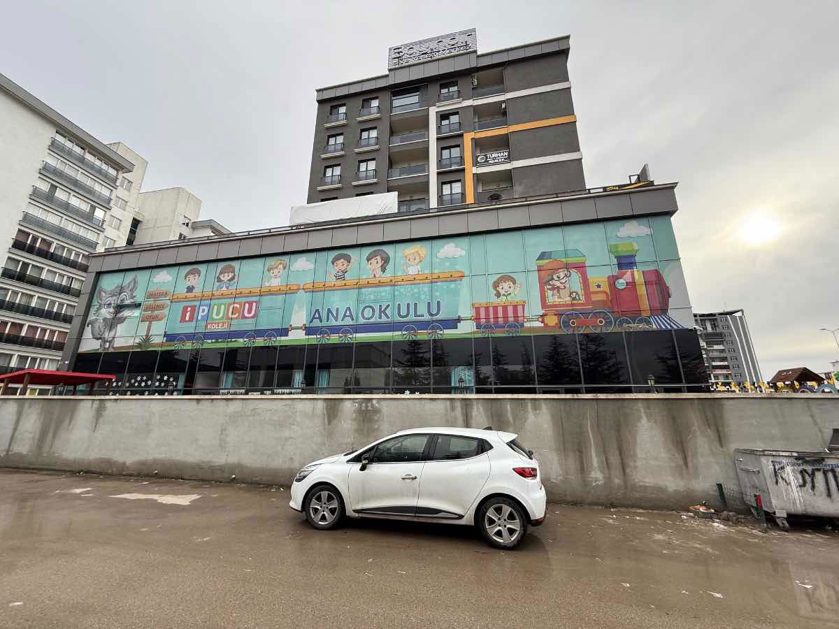 ERYAMAN BAYINDIR İŞ MERKEZİNDE TİCARİ VE KONUTA UYGUN 2+1  HOME OFİS DAİRE