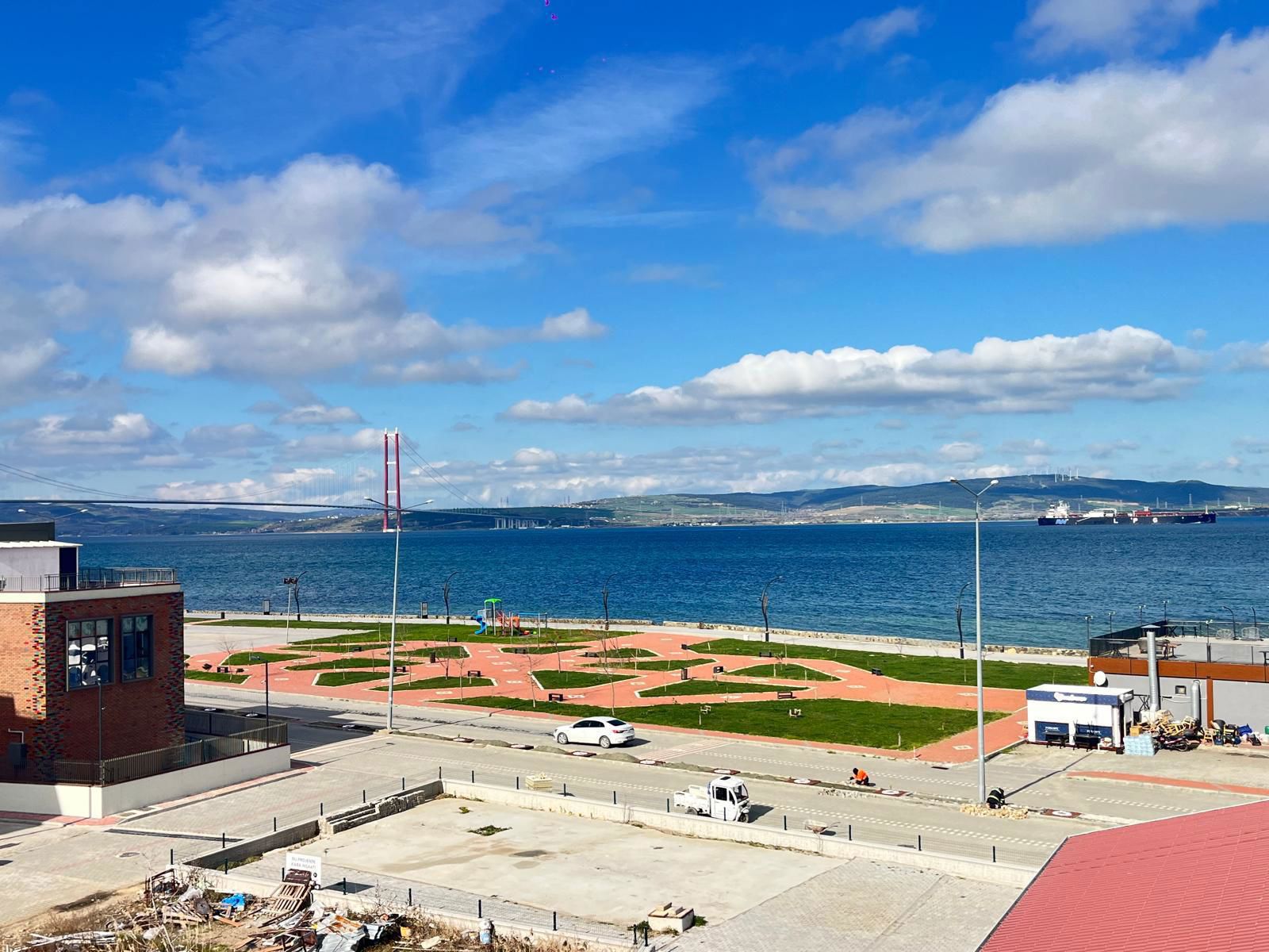ÇANAKKALE LAPSEKİ CUMHURİYET MAHALLESİ 2,5+1 FULL BOGAZ VE KÖPRÜ MANZARALI  SATILIK DUBLEKS DAİRE