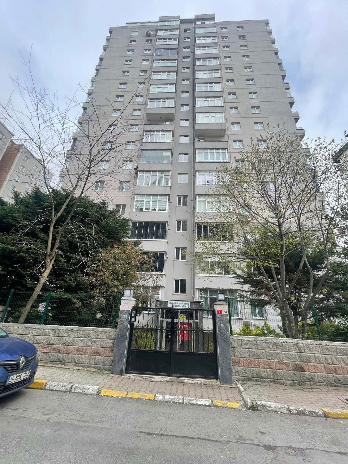 ADNAN KAHVECIDE, YAŞAM VADISI VE E5 YÜRÜME MESAFESINDE SATILIK 4+1 TEMİZ DAİRE