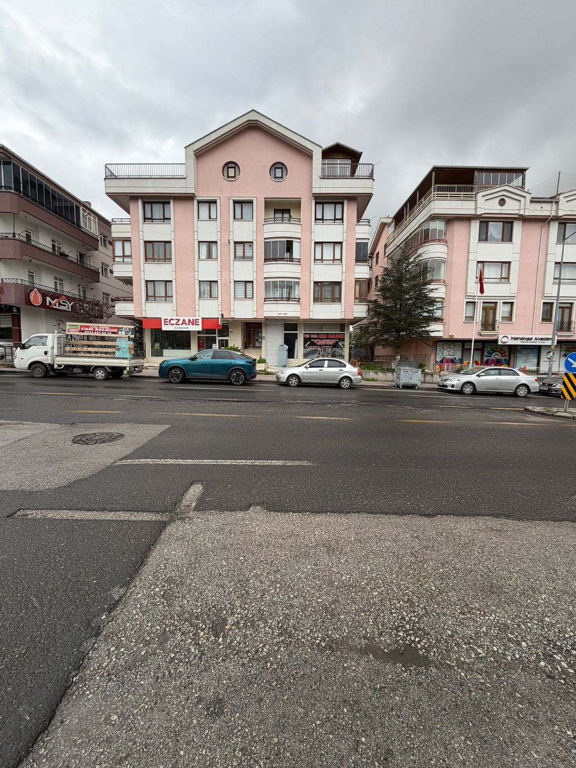 AYVALI CADDESİ SATILIK FIRSAT 4+1 DAİRE