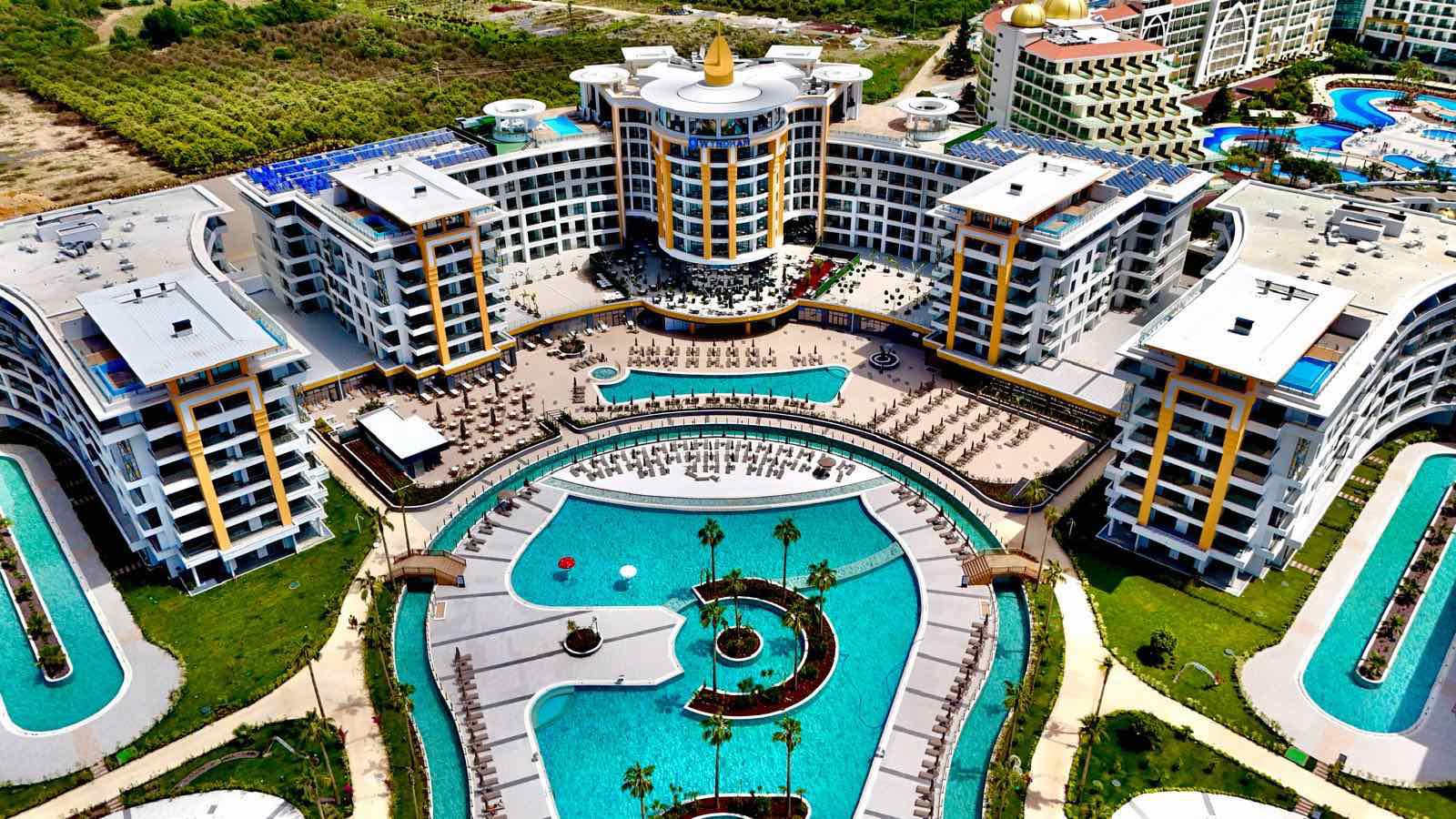 AZURA WORLD'DE HAVUZ CEPHE EŞYALI KİRALIK 1+1 DAİRE