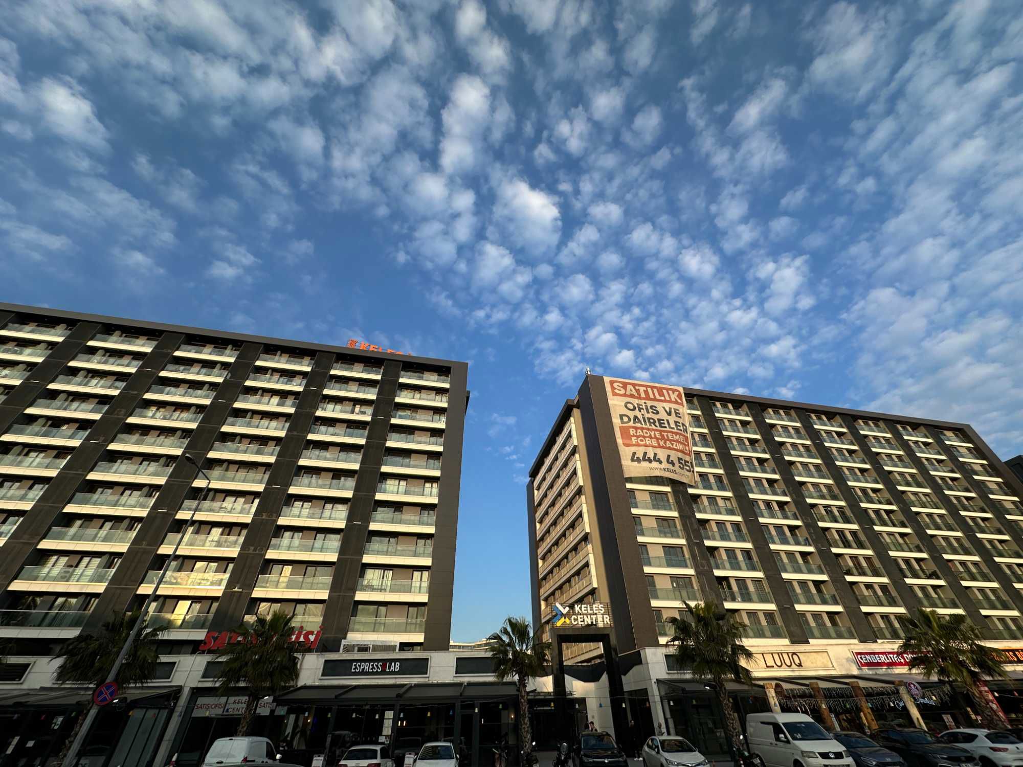 RE/MAX PRO GÖKHAN'DAN KELEŞ CENTERDA, HAVUZLU 2+1 OTOPARKLI FIRSAT DAİRE