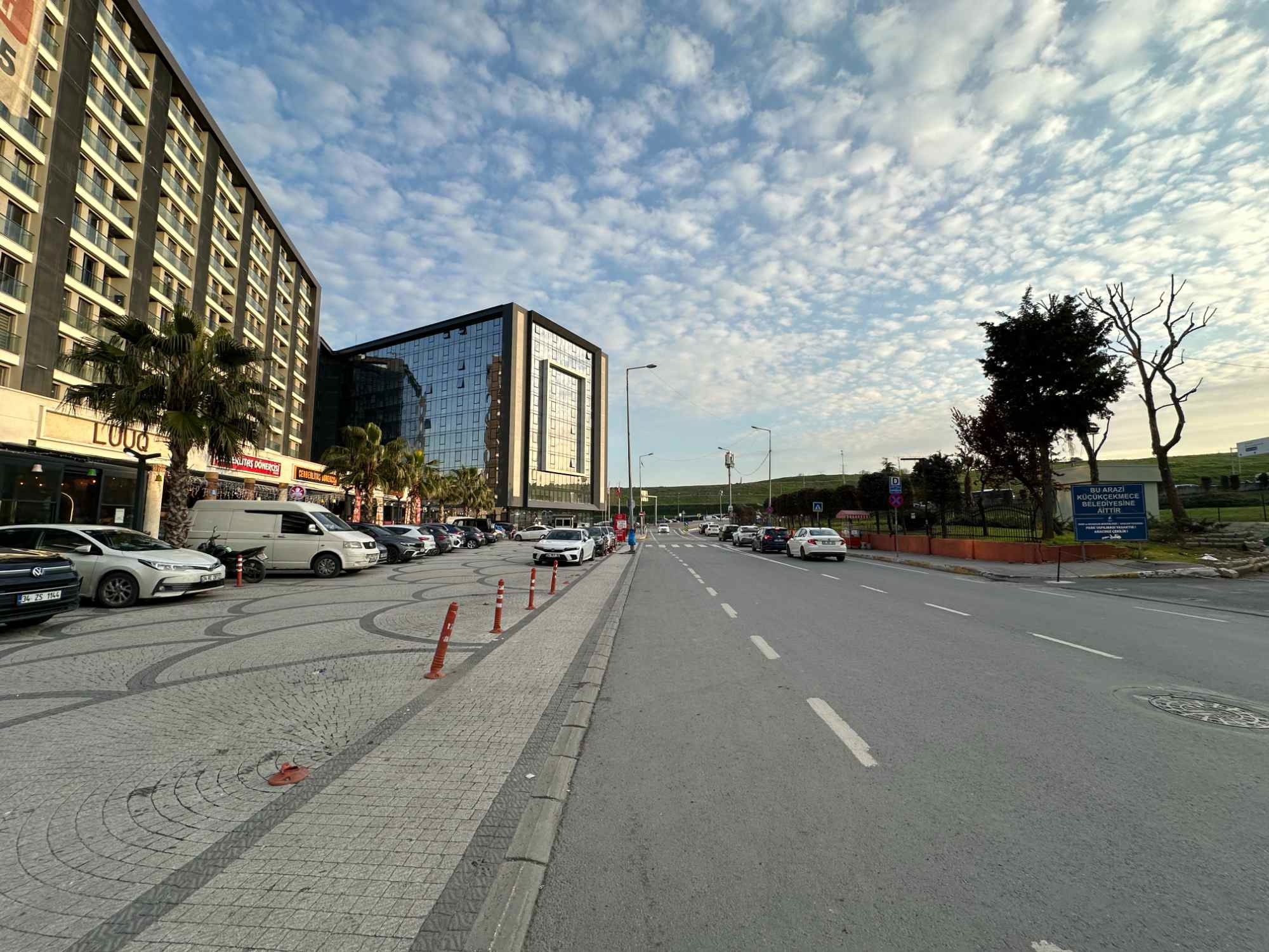 RE/MAX PRO GÖKHAN'DAN KELEŞ CENTERDA, HAVUZLU 2+1 OTOPARKLI FIRSAT DAİRE