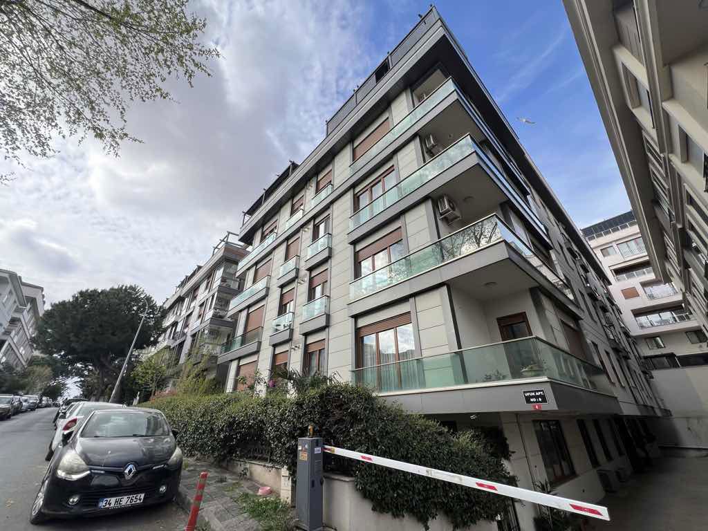 İDEALTEPEDE GENİŞ BAHÇE KULLANIMLI 3+1 DAİRE