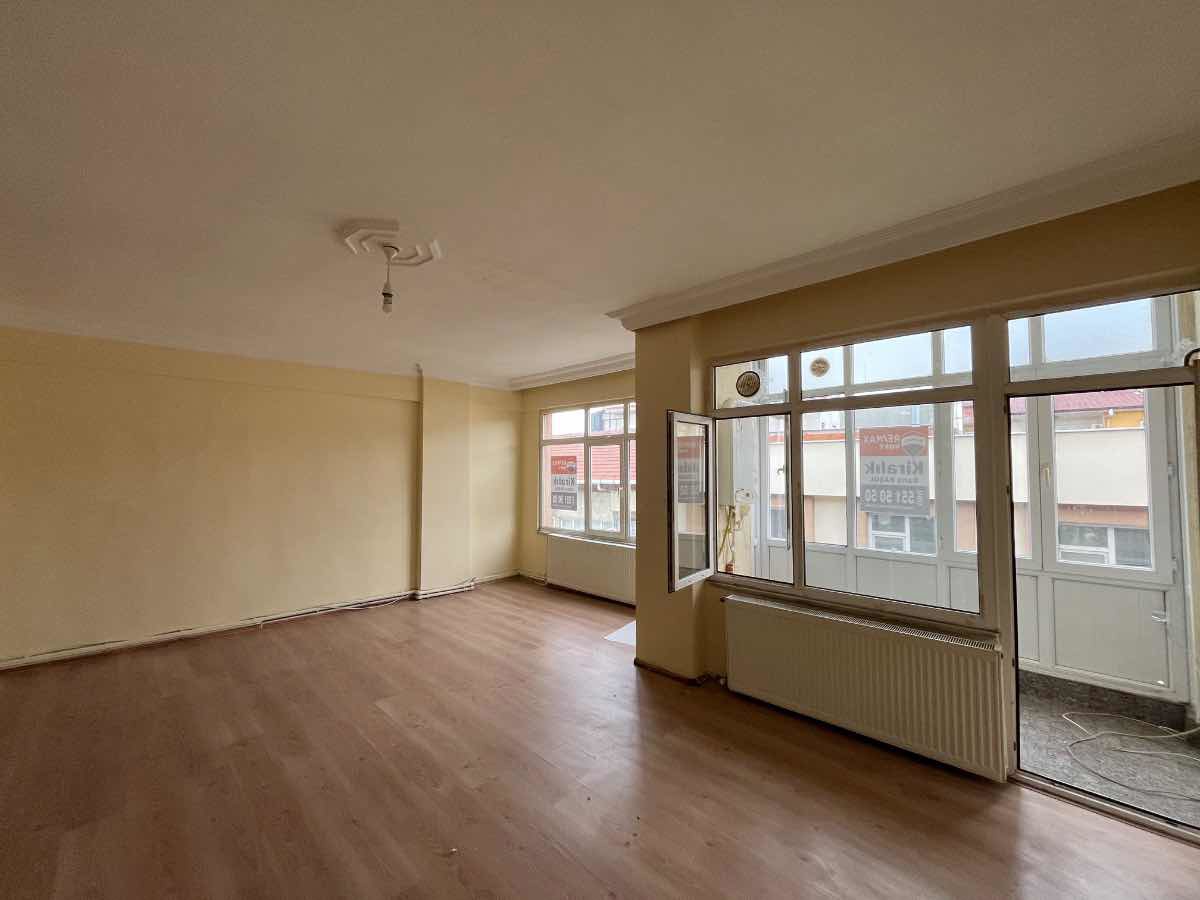 REMAX SOFT BARIŞ BAŞOL'DAN MERKEZDE GENİŞ 3+1 KİRALIK DAİRE