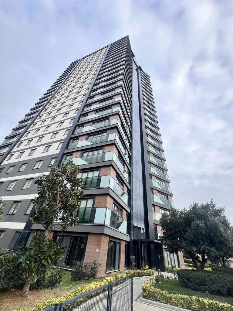 KARTALLİFE 'DA KİRALIK 2+1 DAİRE K.OTOPARK Y.HAVUZLU