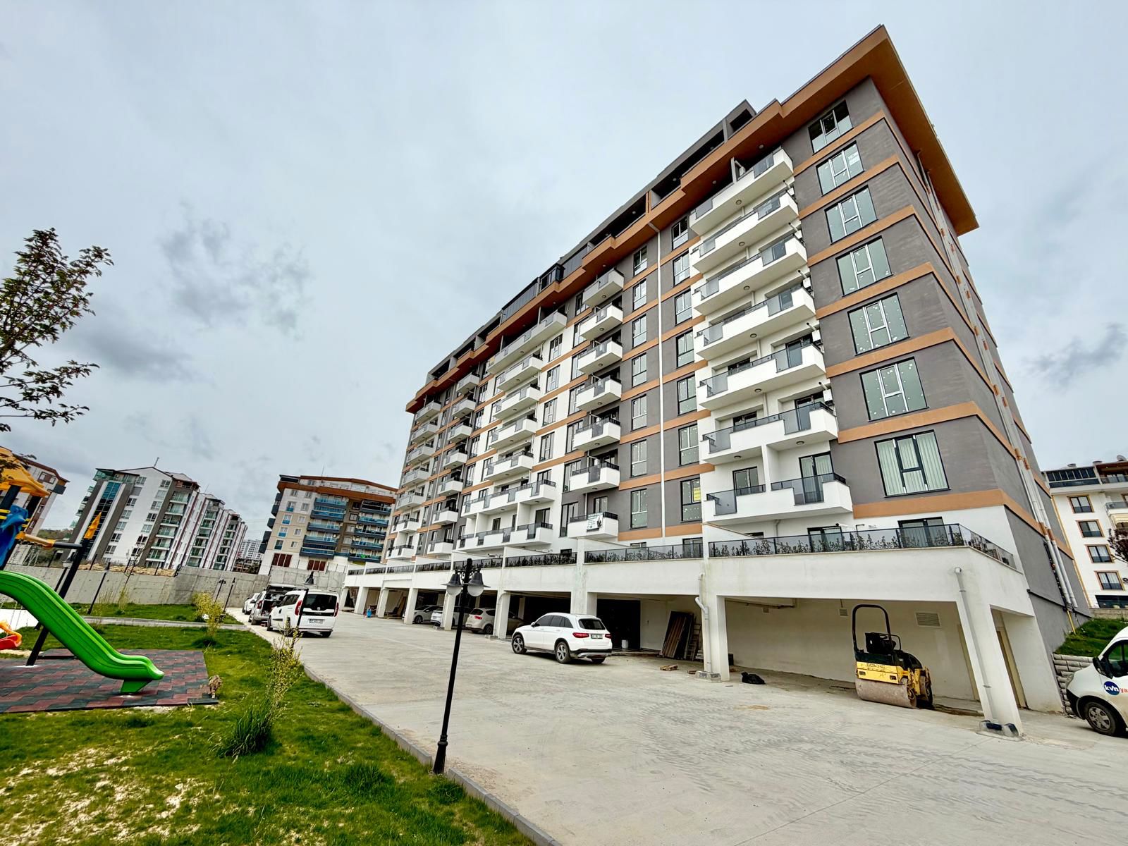 KOCAELI İZMIT ÇAYIRKÖY KAVANYA GÖL SITESI KIRALIK 2+1 ARAKAT GENIŞ DAIRE