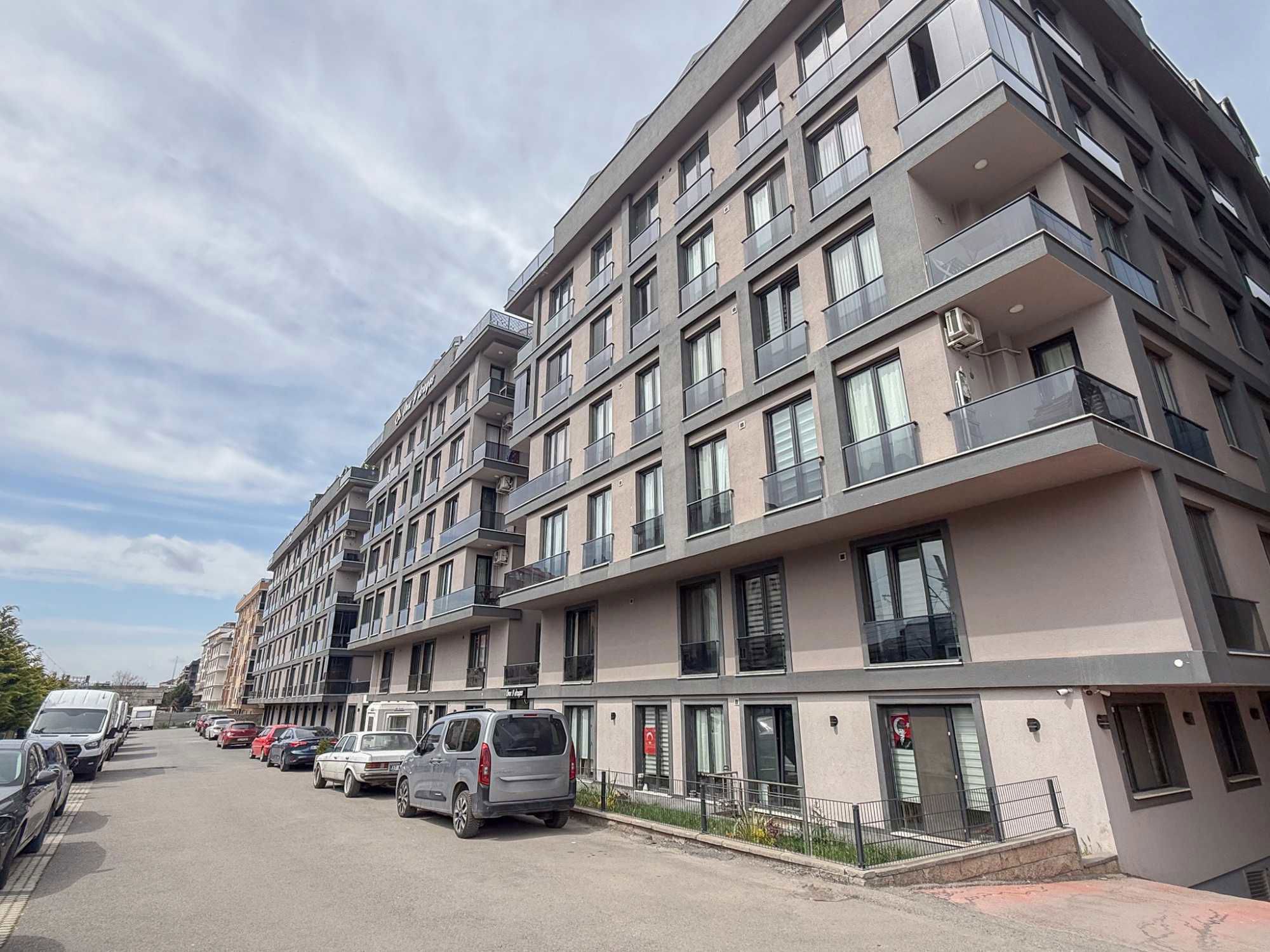 ONA 9 PROJESİNDE AÇIK CEPHE 1. KAT ANKASTRELİ BOYALI 77 M2 2+1