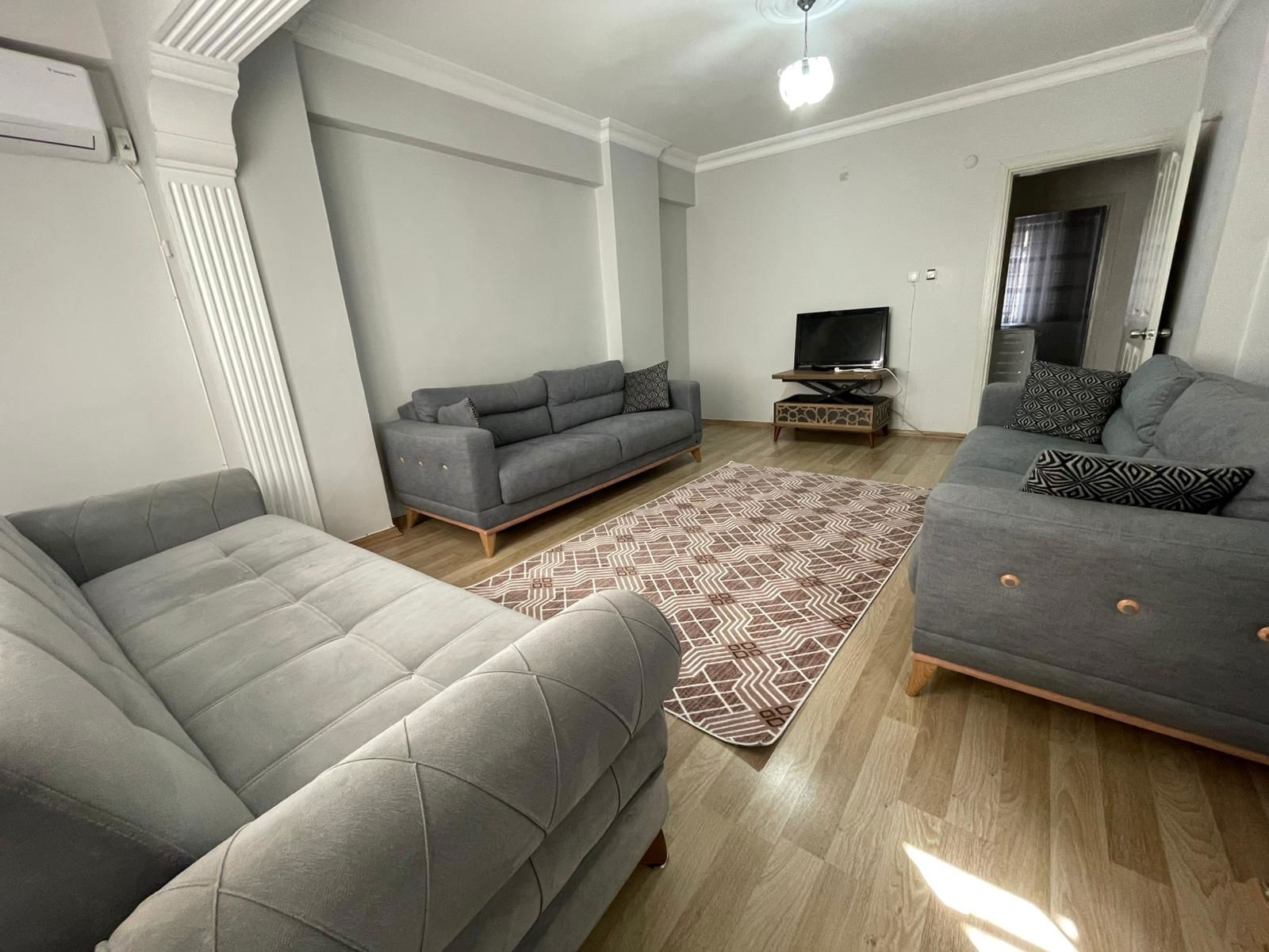 YUNUSEMRE MAHALLESİ'NDE GENİŞ 1.KAT BALKONLU 2+1 SATILIK DAİRE