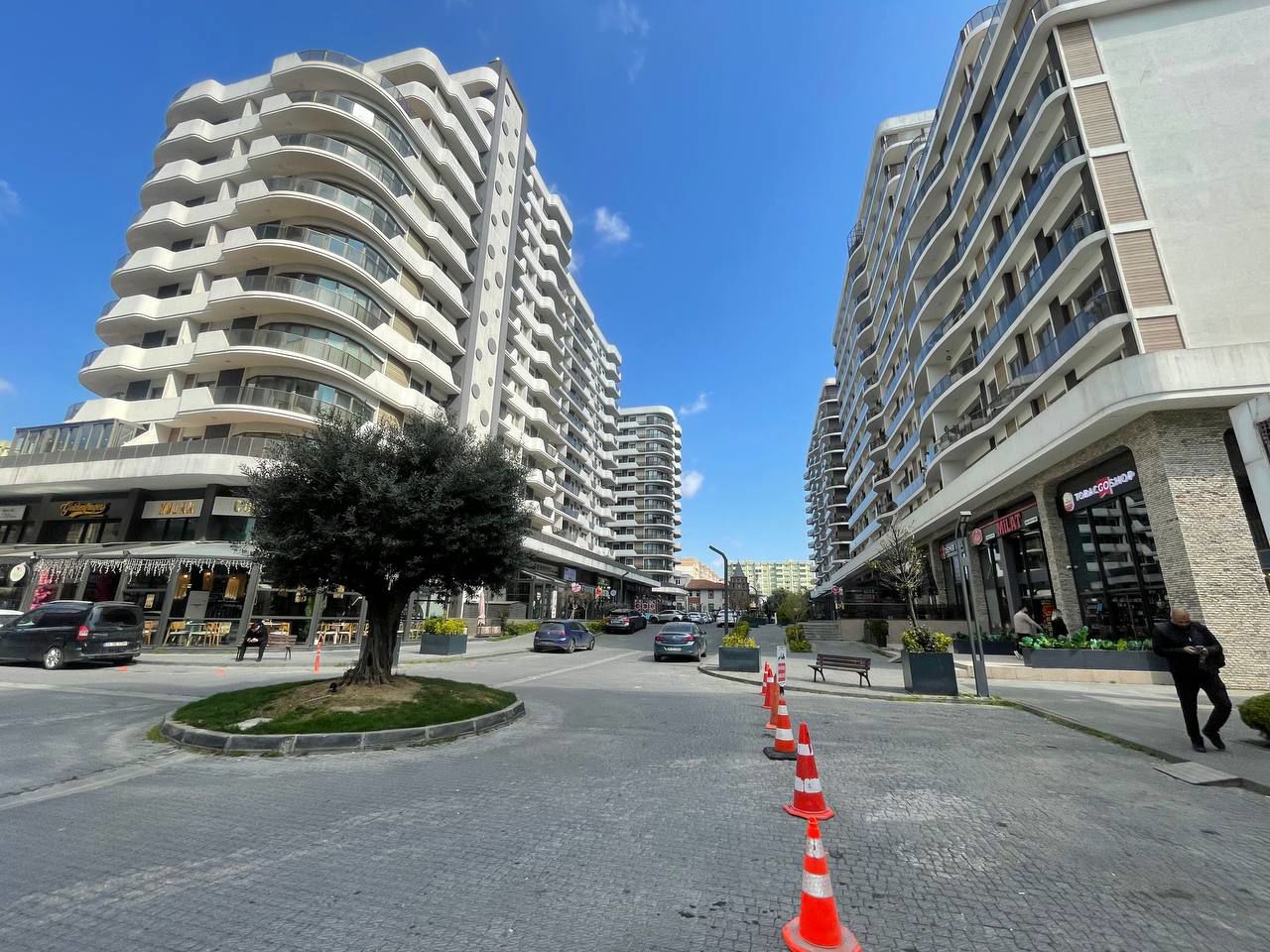 RE/MAX MAHAL' DEN LÜKS YAŞAM FIRSATI! ŞIK TASARIM VE AYRICALIKLI KONFOR SİZİ BEKLİYOR!