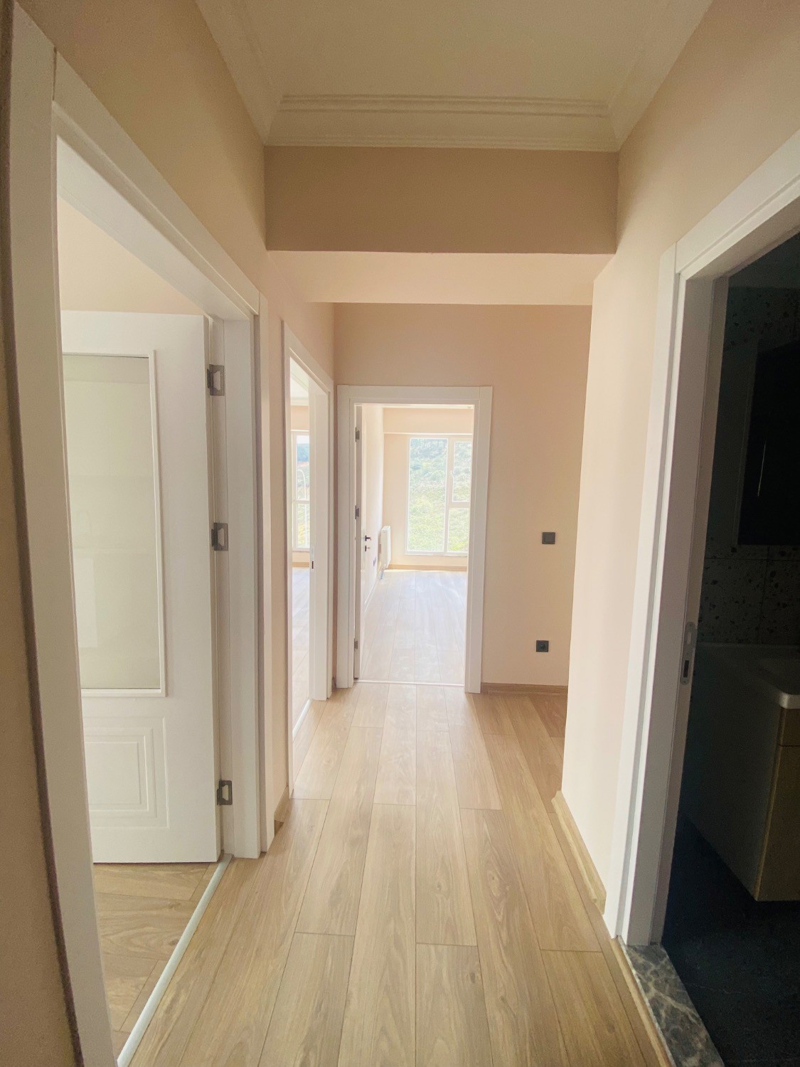 SİTE İÇİNDE EBEVEYN BANYOLU SATILIK 2+1 ARA KAT DAİRE
